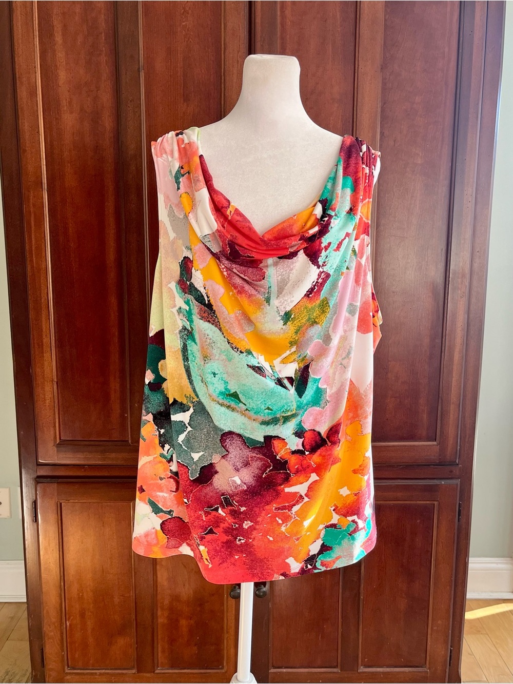Calvin Klein Colorful Floral Watercolor Cowl Neck Women's Tank Top in Size XL.